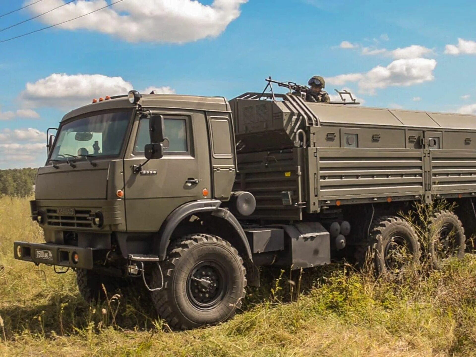 Автомобили военного назначения. КАМАЗ 5350 военный. КАМАЗ-5350-379. КАМАЗ-5350 Мустанг. КАМАЗ 5350 Мустанг бронированный.