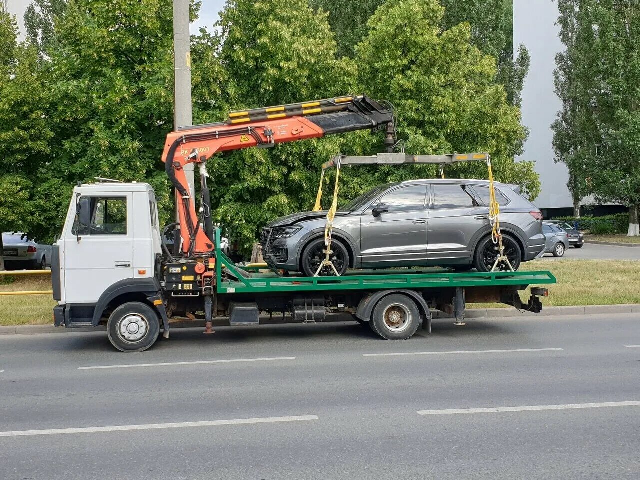 Водитель эвакуатора. Эвакуатор владивосток. 'dfrefnjh ыфьшкф. Самарские эвакуаторы. Самарские эвакуаторы.