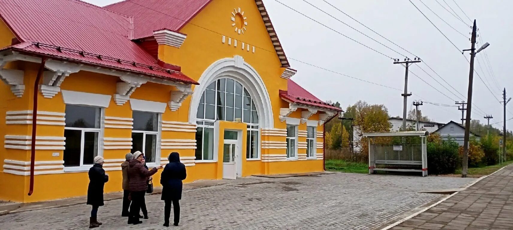 Город локня. Станция локня. вокзал локня. жд вокзал локня. поселок локня псковская область.