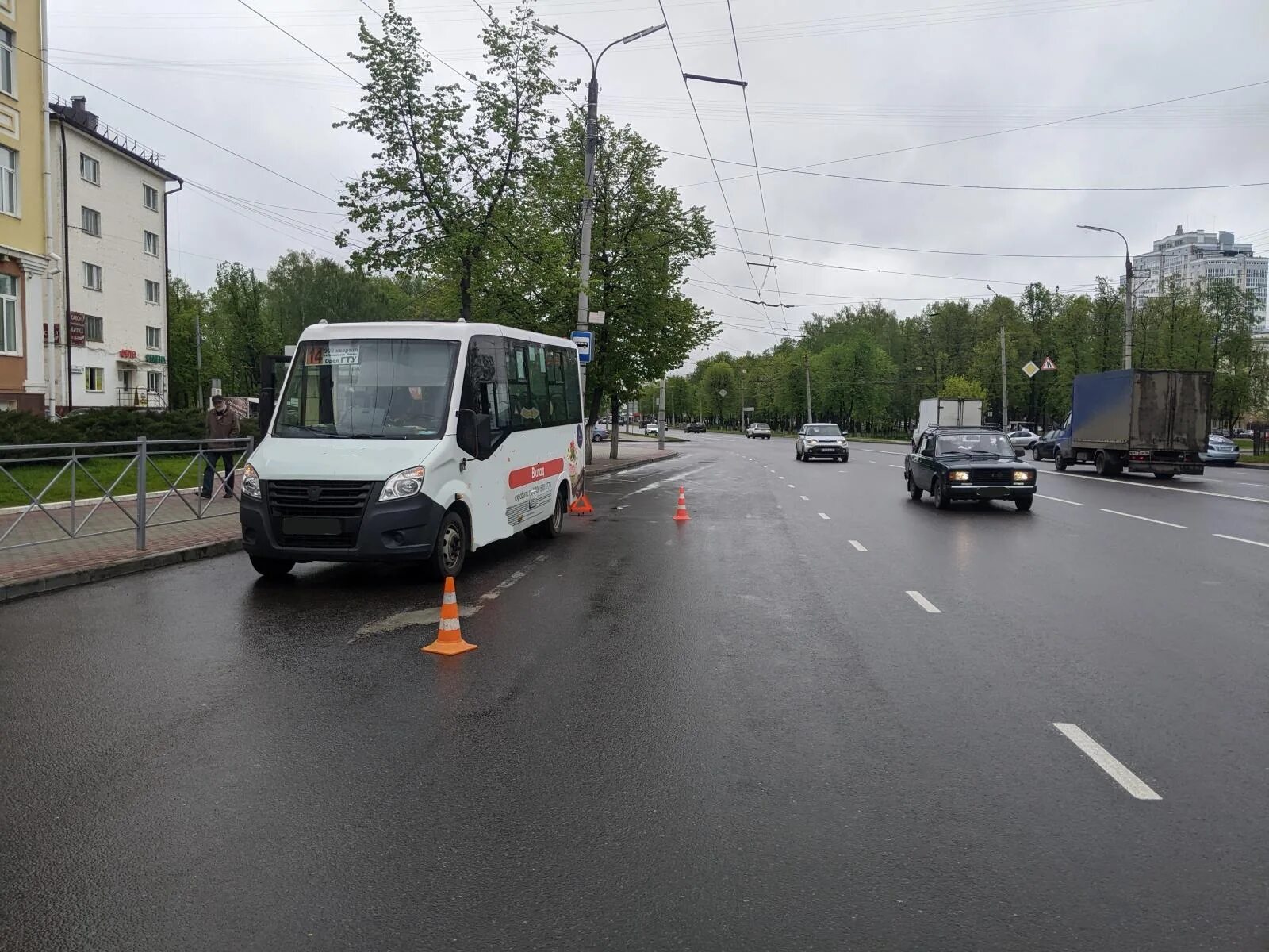 Что произошло в орле сегодня ночью. Маршрутки орёл. Орел улица Комсомольская ДТП. Автобусы Орел.