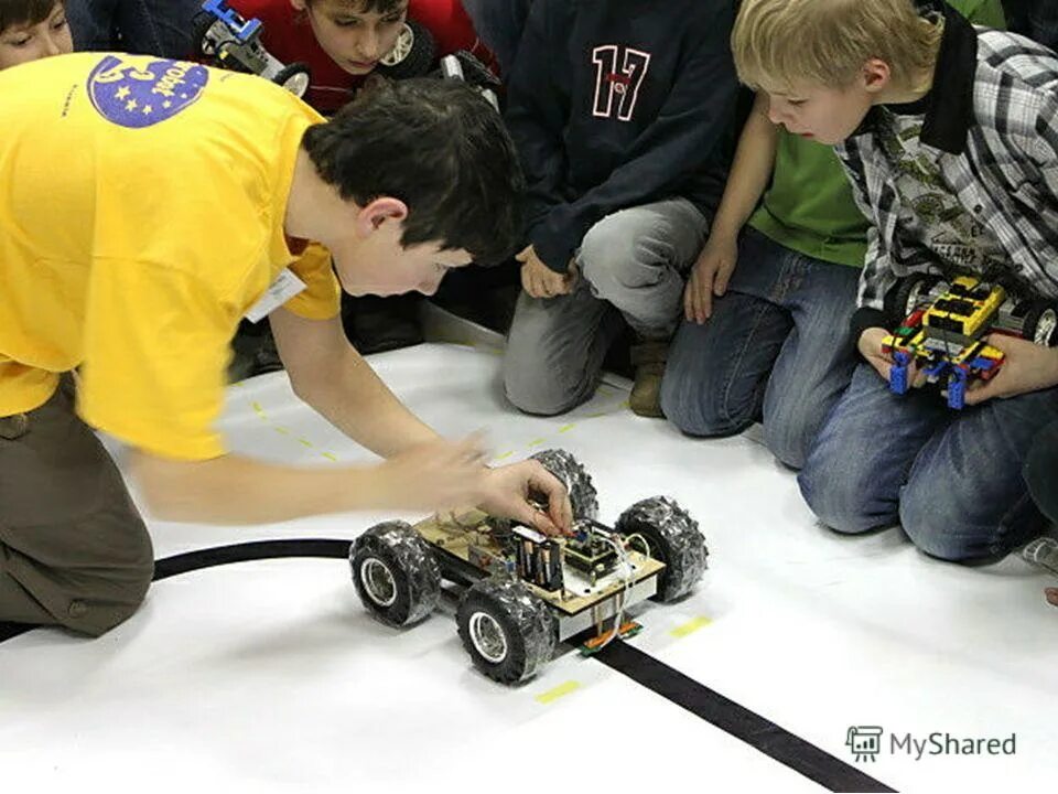 Glorious mission машинка трансформер. гоночный робот для соревнований. робот-трансформер deformation car. шевроле камаро бамблби трансформеры 4. игра робот танк.