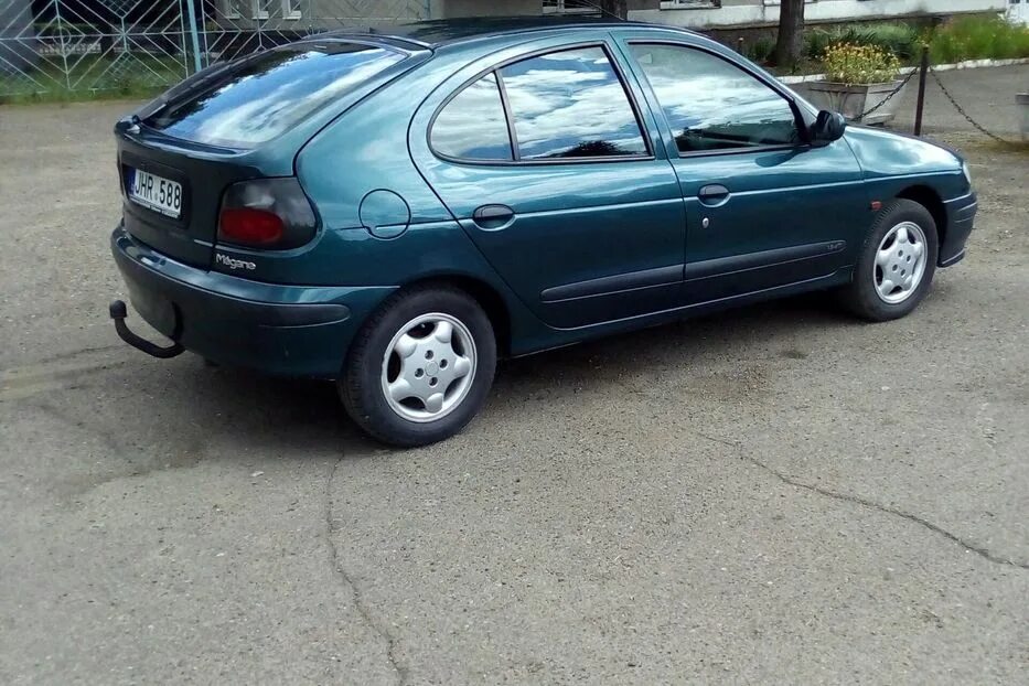 Renault Megane 1998. Рено Меган 1998. Рено Меган 1998 седан. Рено Меган 1998 года.