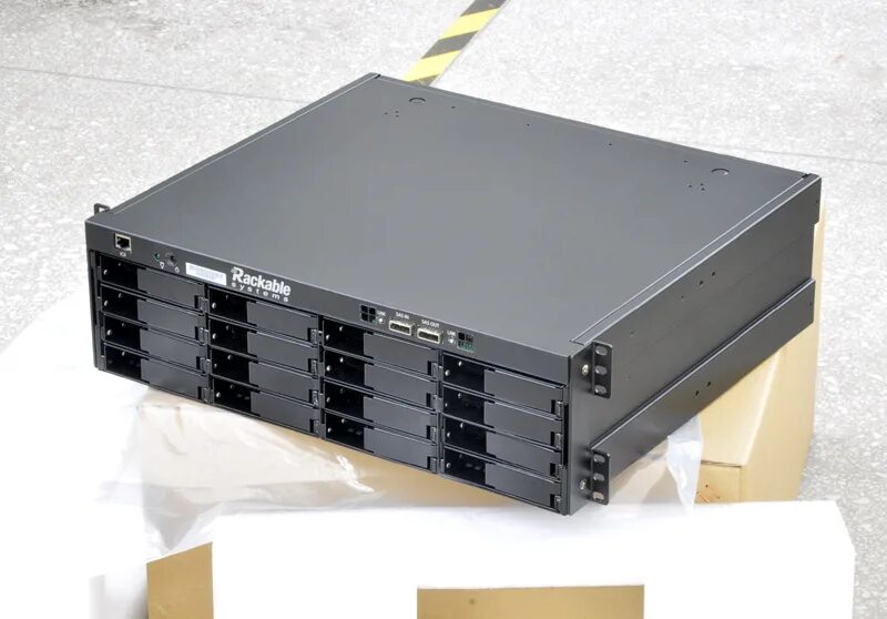 Sas array. • jbod рейд массив. корпус для raid массива hdd 2.5. дисковая корзина dothill sas jbod. stl hdd raid 19”.