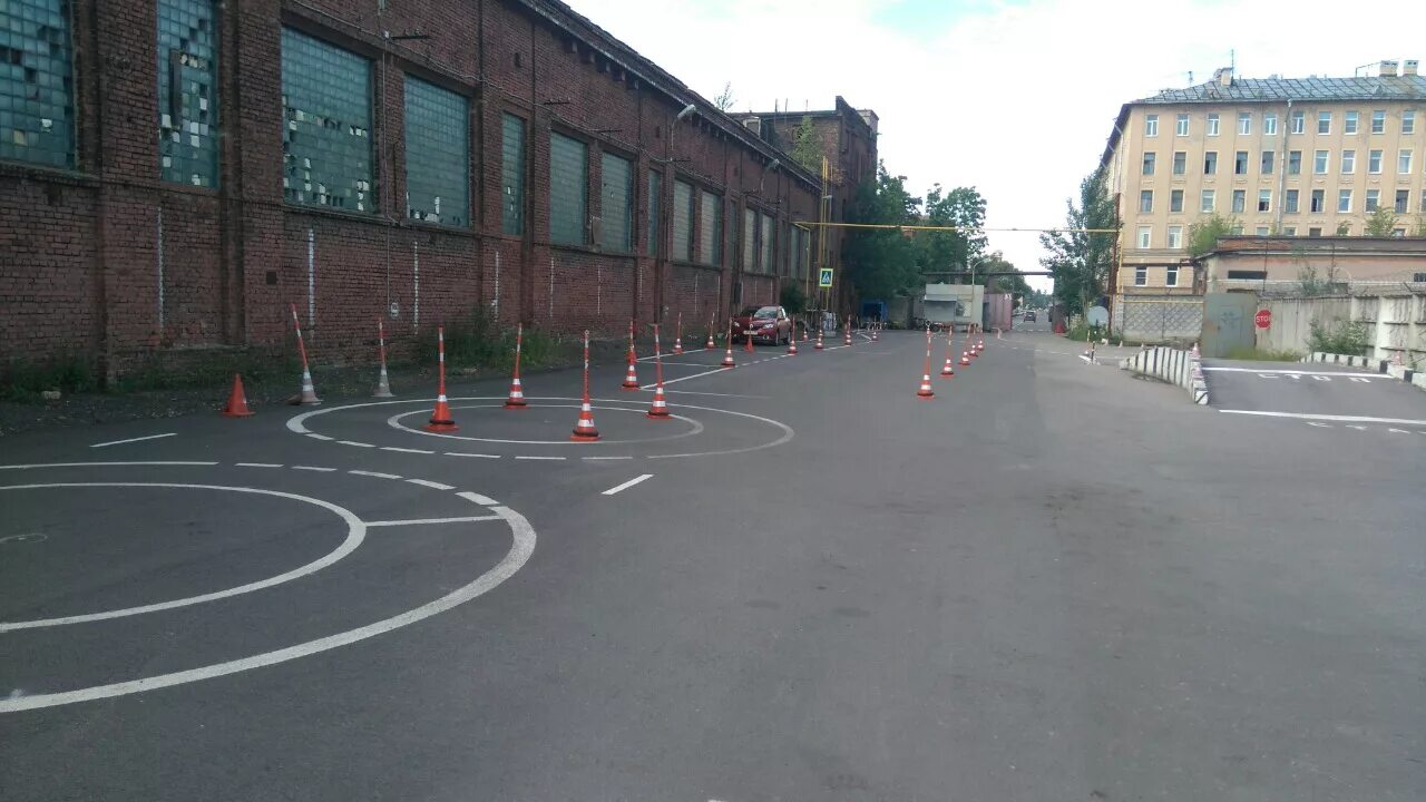 Труда 4 спб. Автошкола Васильевский остров СПБ. Автошкола 4 на Васильевском. Автошкола СПБ Василеостровский район. Автодром Дельта Васильевский остров.