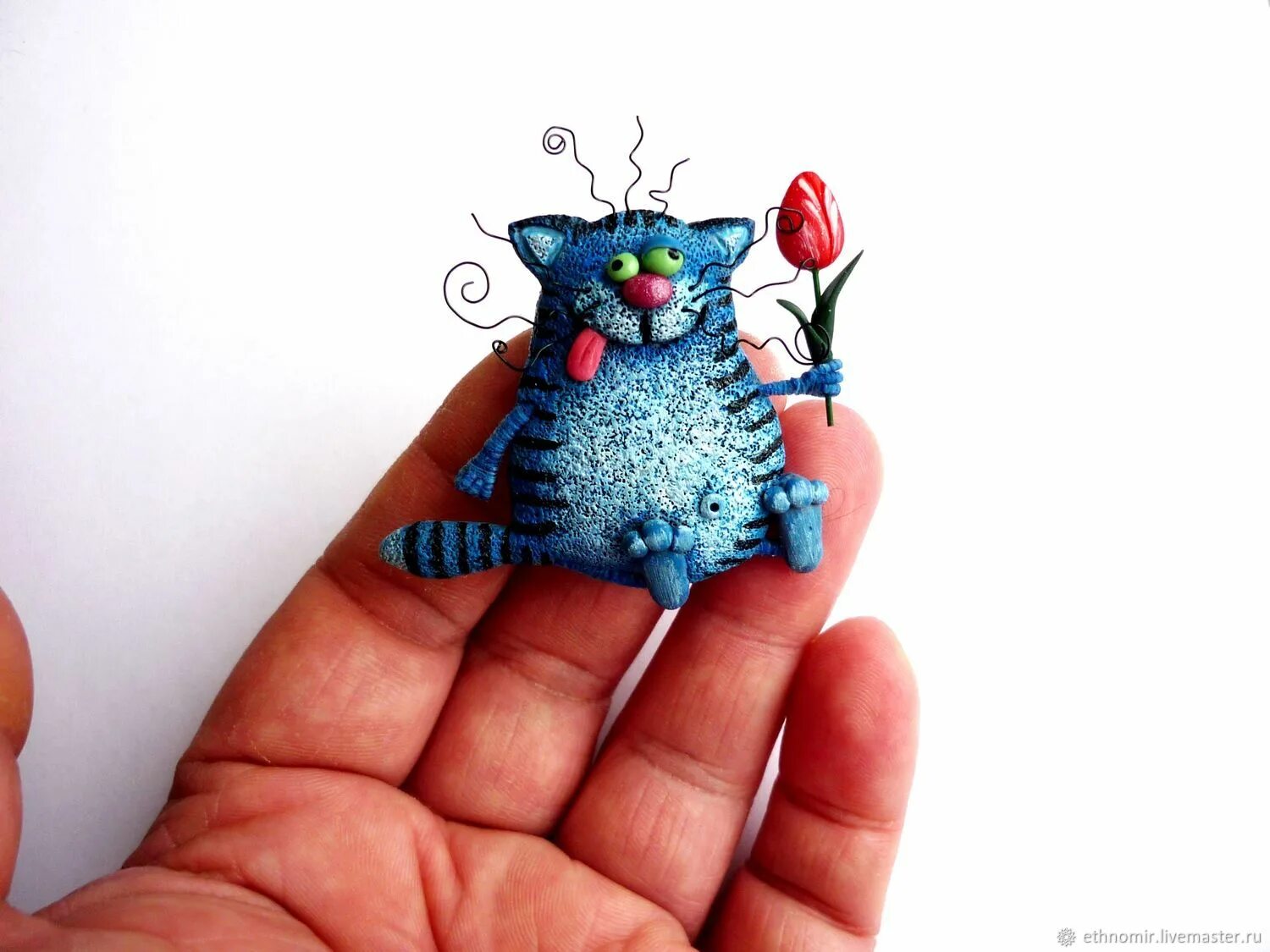 Брошка котик