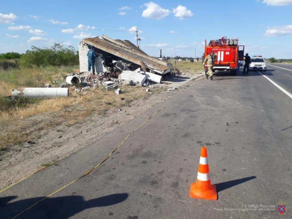 Авария в михайловке волгоградской области. ДТП В Серафимовичском районе Волгоградской области. Происшествия в Волгоградской обл Серафимовичский район. ДТП Михайловка Волгоградская область. ДТП Серафимовичский район.