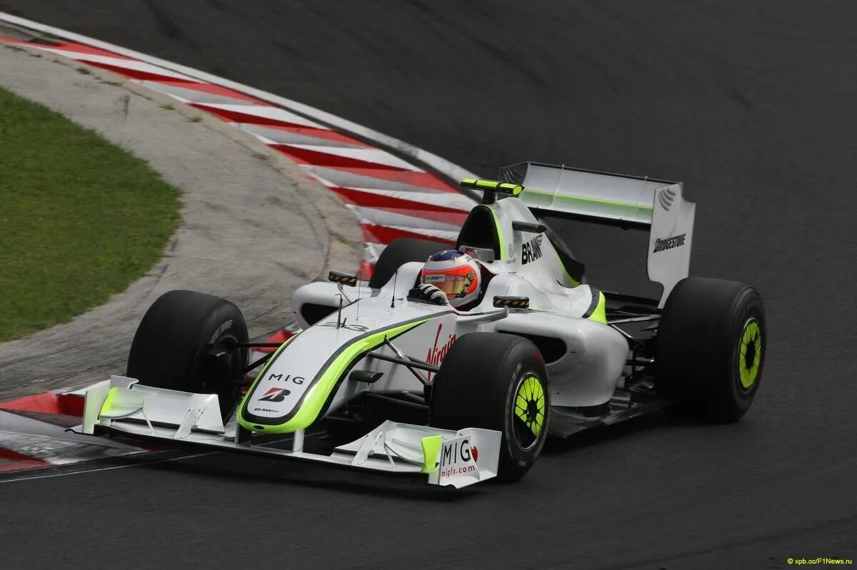 Brawn gp. Brawn bgp 001. brawn gp f1. рубенс баррикелло brawn.