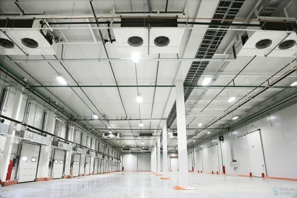 производственное помещение. холодильный склад 1500т. освещение производственного цеха. производственный цех. приточно вытяжная система промышленная.