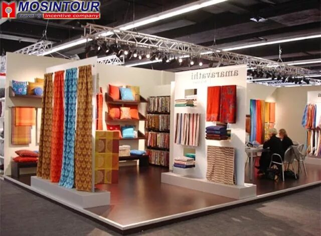 Выставка Heimtextil во Франкфурте. Выставочный стенд ткани. Стенды для выставки тканей. Стенды для выставки текстиля.