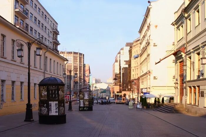 Камергерский переулок масленица. Камергерский переулок Москва. Камергерский переулок Москва фото. Камергерский переулок арка. ЖК Камергерский переулок, 1.