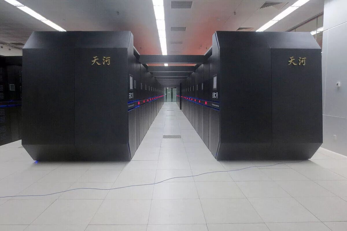 Китайский суперкомпьютер tianhe-1. Суперкомпьютер intel. 2 суперкомпьютеры. 2 суперкомпьютеры. Китайский суперкомпьютер «tianhe-2».