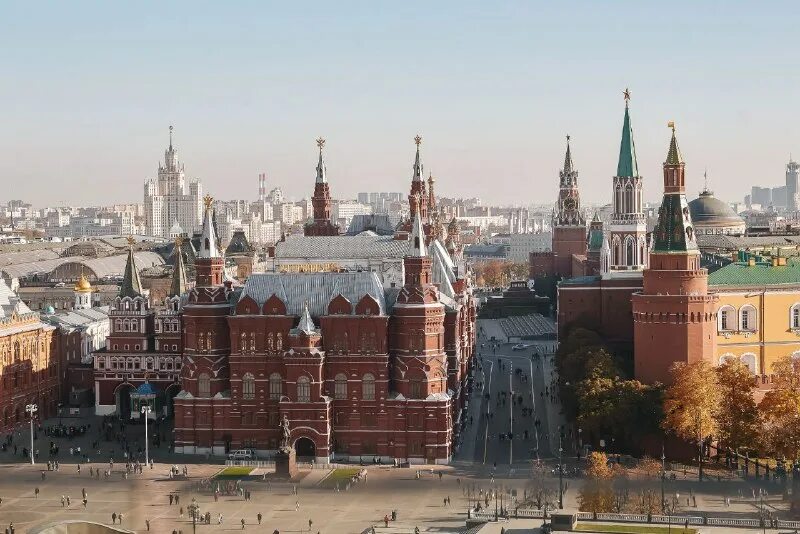 территория кремля в москве. новодевичий богородице-смоленский монастырь. храм покрова (василия блаженного) в москве. в москве а также был. красная площадь москва спасская башня.