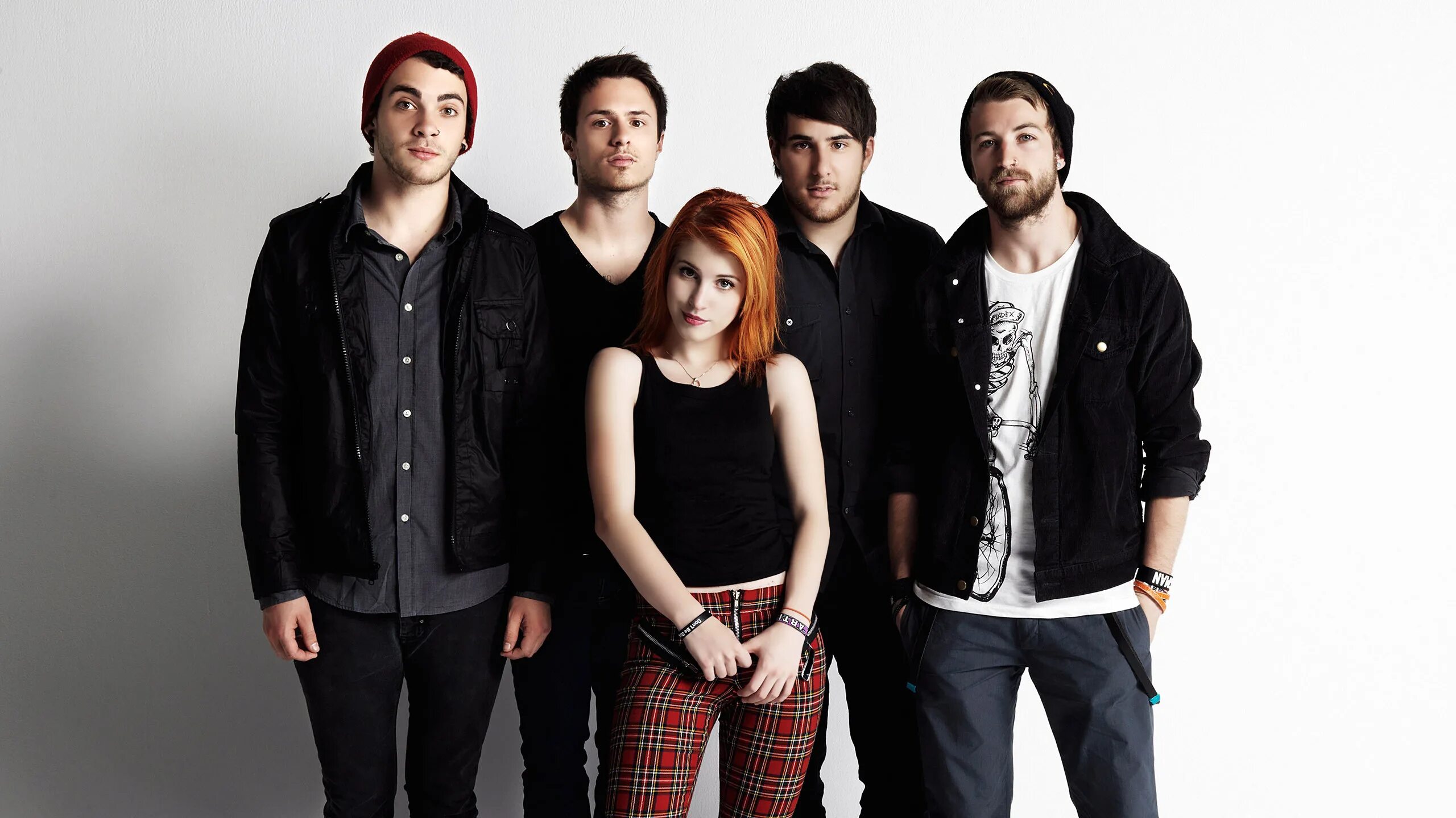 Группа 4 парня и девушка. Группа paramore. группа paramore 2025. группа paramore 2025. paramore 2014.