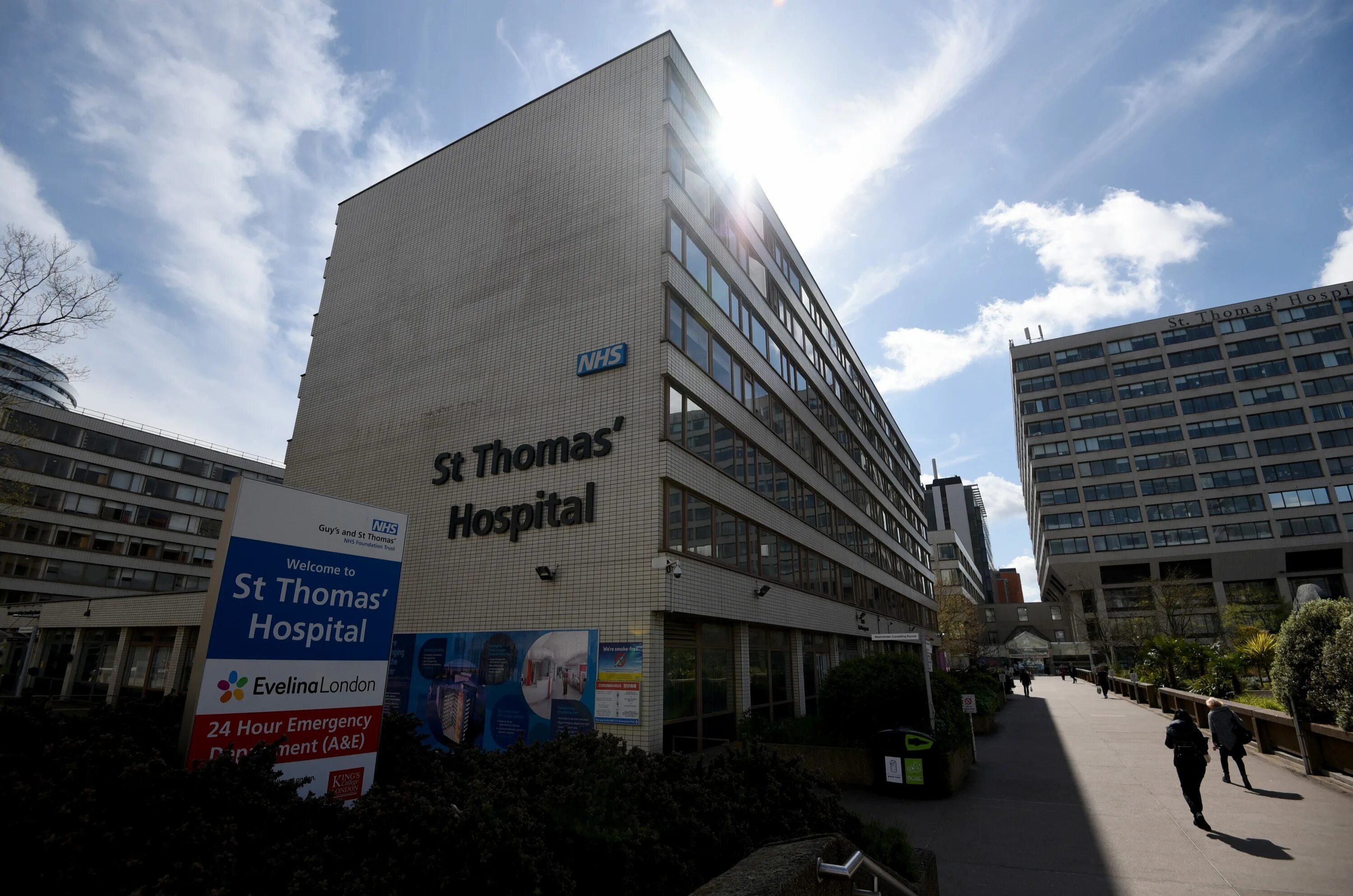 Больница Святого Томаса. St Thomas Hospital London. St Thomas' & guy's Hospital. Больница Святого Фомы в Лондоне.