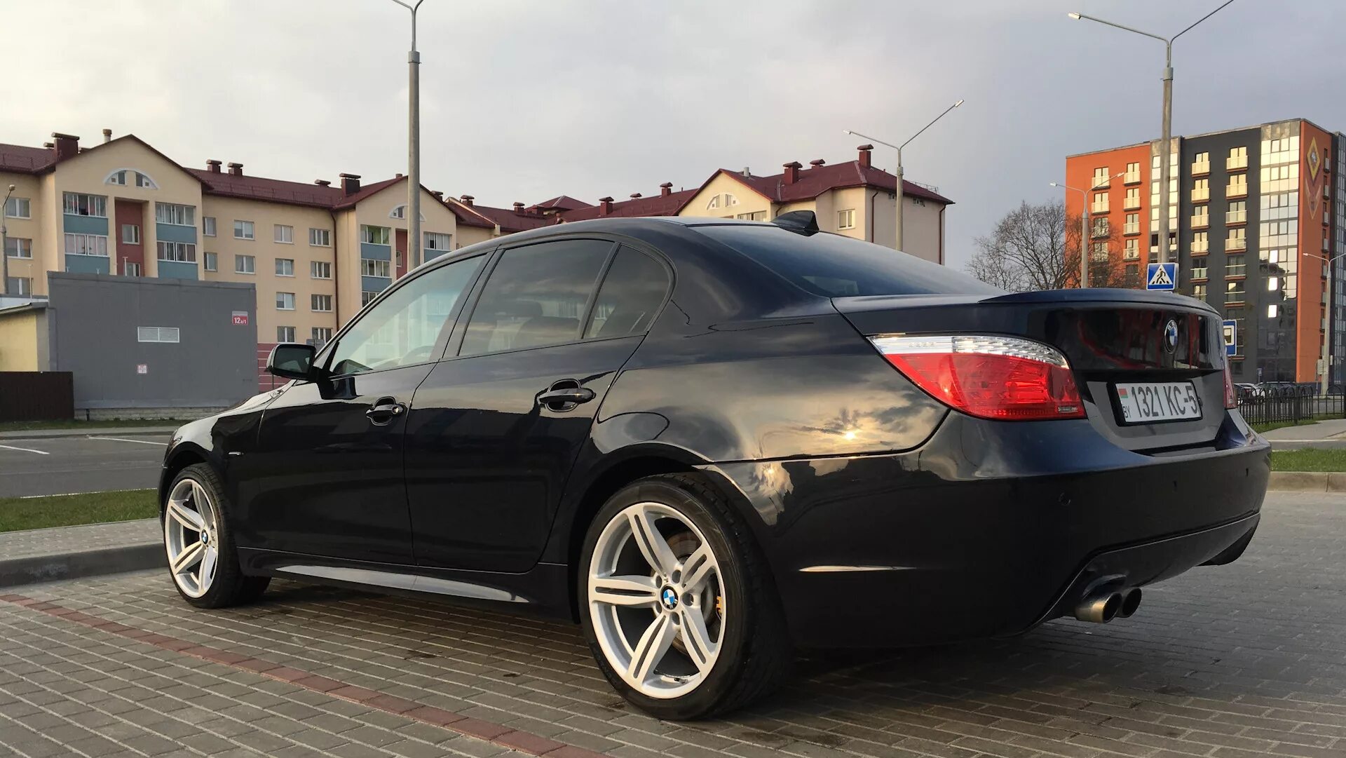 Купить диски е60. BMW e60 на стиле. 351 Стиль BMW e60. BMW 5 e60 r18 246 Style. Диски БМВ е60 r17.