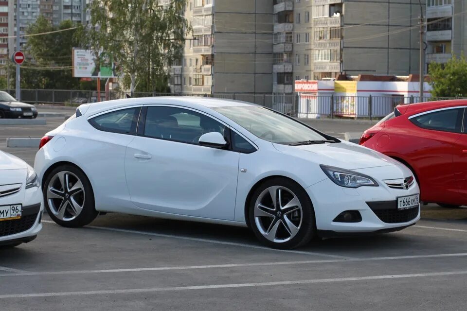 6. Opel astra gtc 2012. Опель астра j опс. Опель астра gtc 2015 купе. Опель екатеринбург.