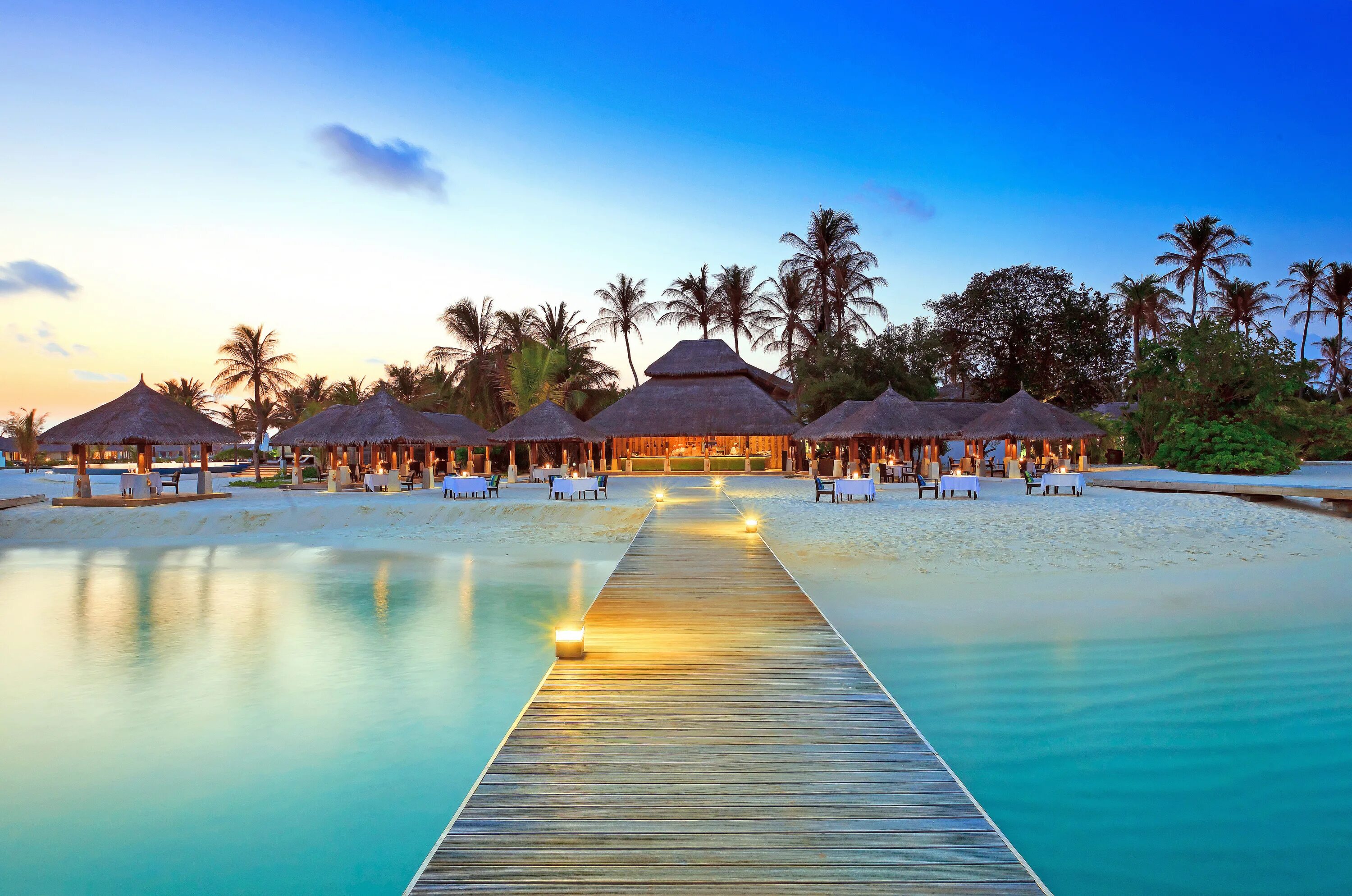 Luxury island. Парадайз Айленд Мальдивы. Дворец Мулиаге Мальдивы. Мальдивы Хитхадху. Мальдивы Парадайз бунгало.