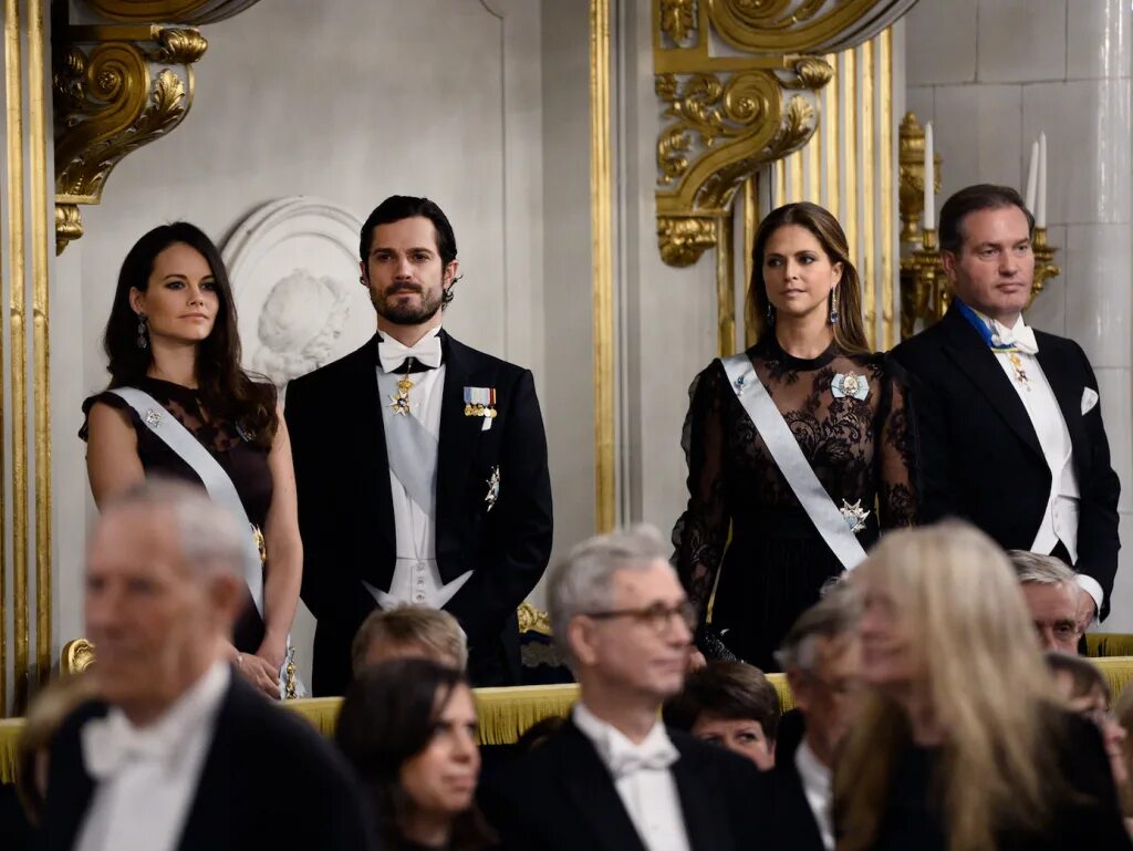 Королевская семья Швеции 2022. Шведская Королевская семья Наследники. Королевская семья Швеции сейчас. Королевская семья Швеции на мероприятии.