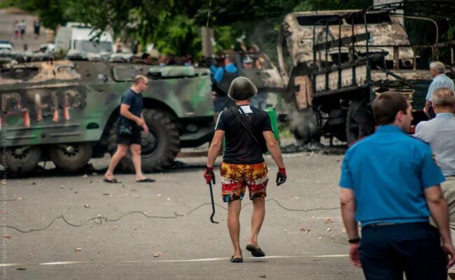 Отбить нападение. Оборона Мариуполя 2014. Мариуполь после взятия. Оборона Мариуполя.