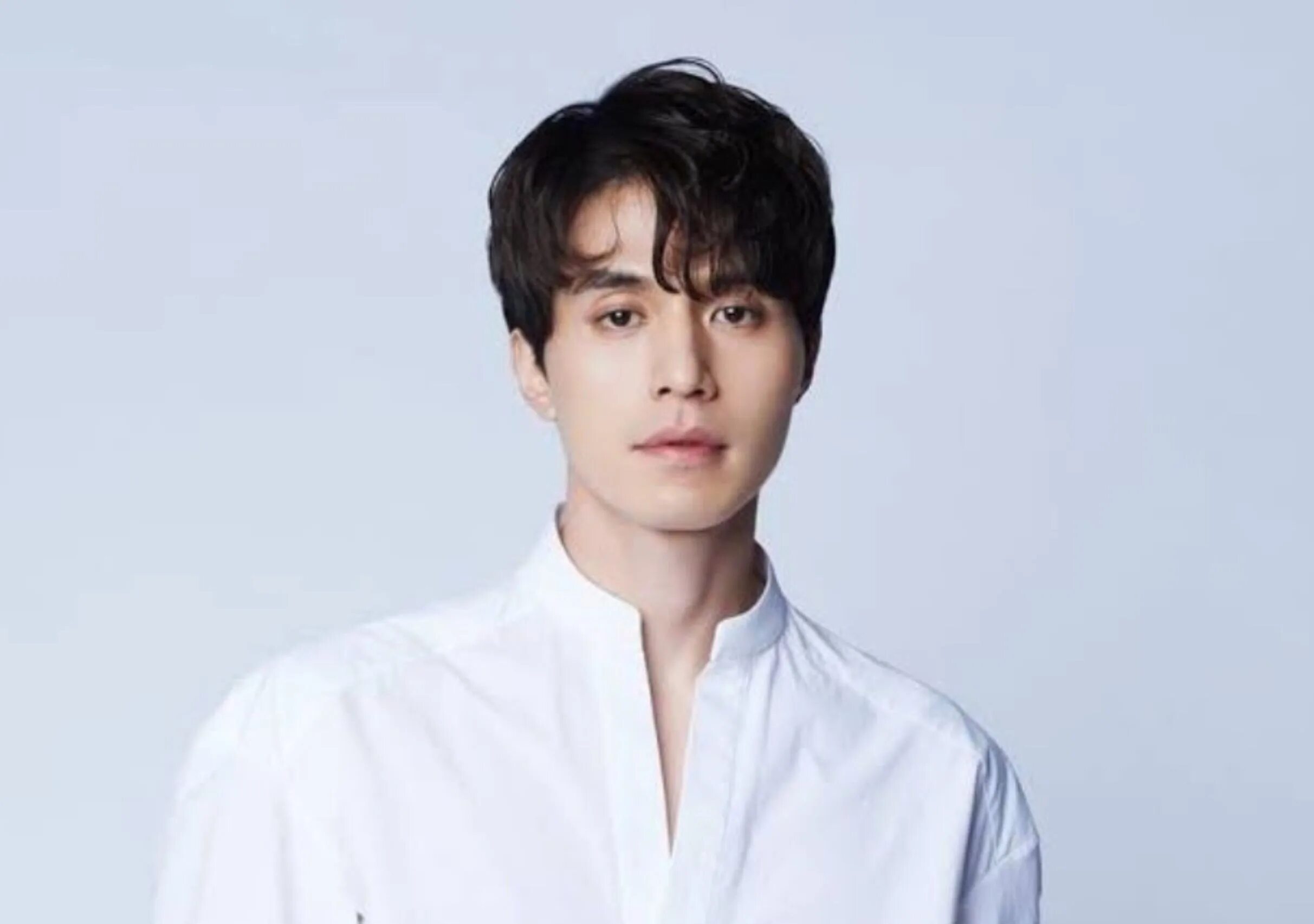 Lee dong wook 2022. Ли дон ук родители. Корейский актер у дон. Lee dong wook 2020. Lee dong wook улыбка.