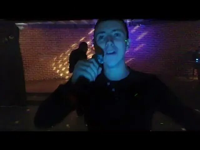 Походка караоке. Походка караоке. Юрий антонов летящей походкой. Походка караоке. Антонов тексты песен летящей походкой.