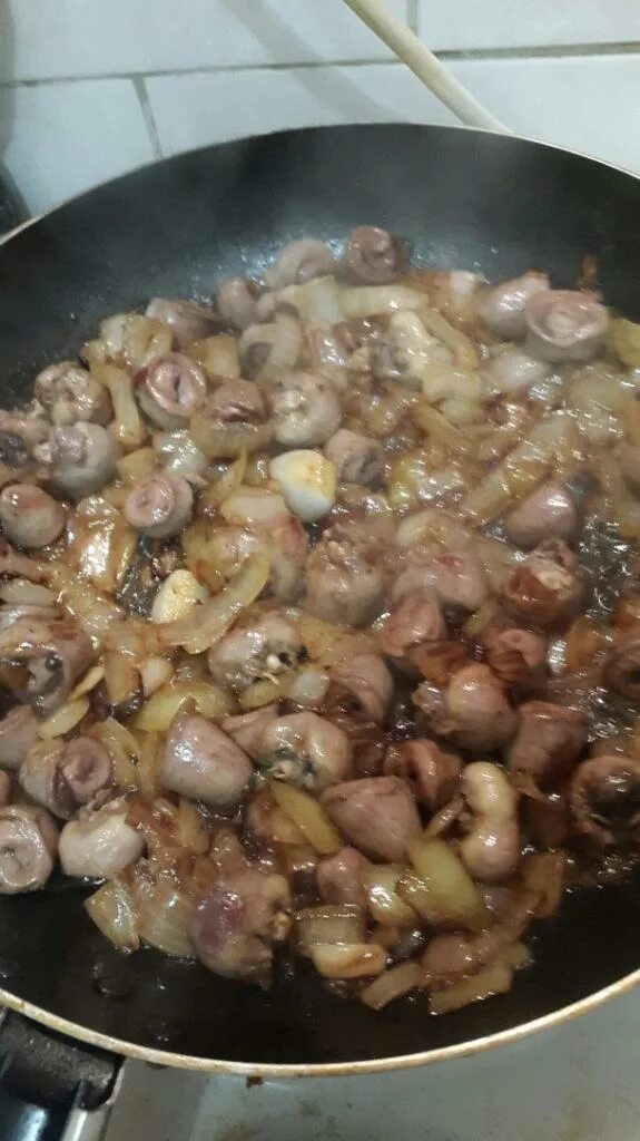 Сколько готовить сердечки на сковороде. Жареные куриные сердечки. жареные куриные сердечки на сковороде. приготовить куриные сердечки. приготовление куриных сердечек на сковороде.