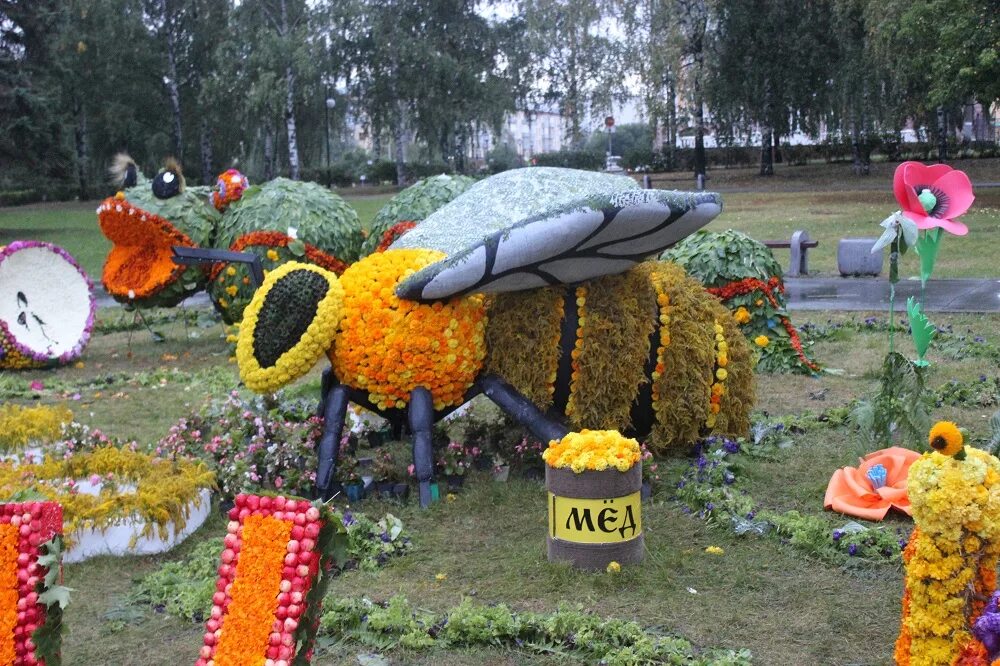 праздник цветов ижевск. фестиваль цветов ижевск. выставка цветов ижевск. праздник цветов ижевск. праздник день цветов.