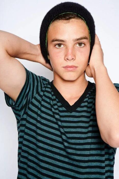 Dylan hayes. Dylan hayes актер. джейк хэйс. lewis hayes актер.