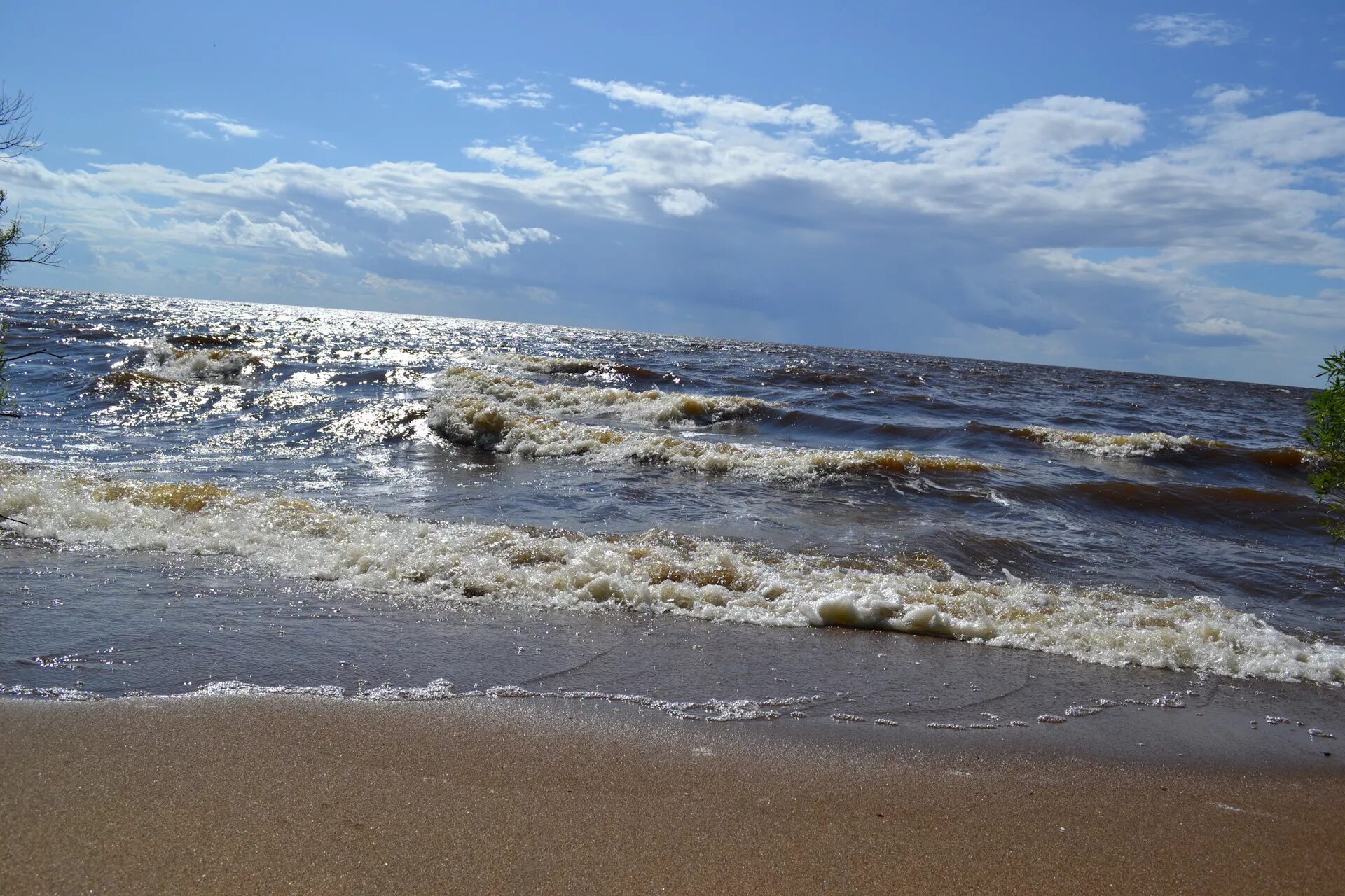 Рыбинское море Милюшино. Весьегонск Рыбинское водохранилище. Рыбинское водохранилище Весьегонск пляж. Милюшино Рыбинское водохранилище пляж.