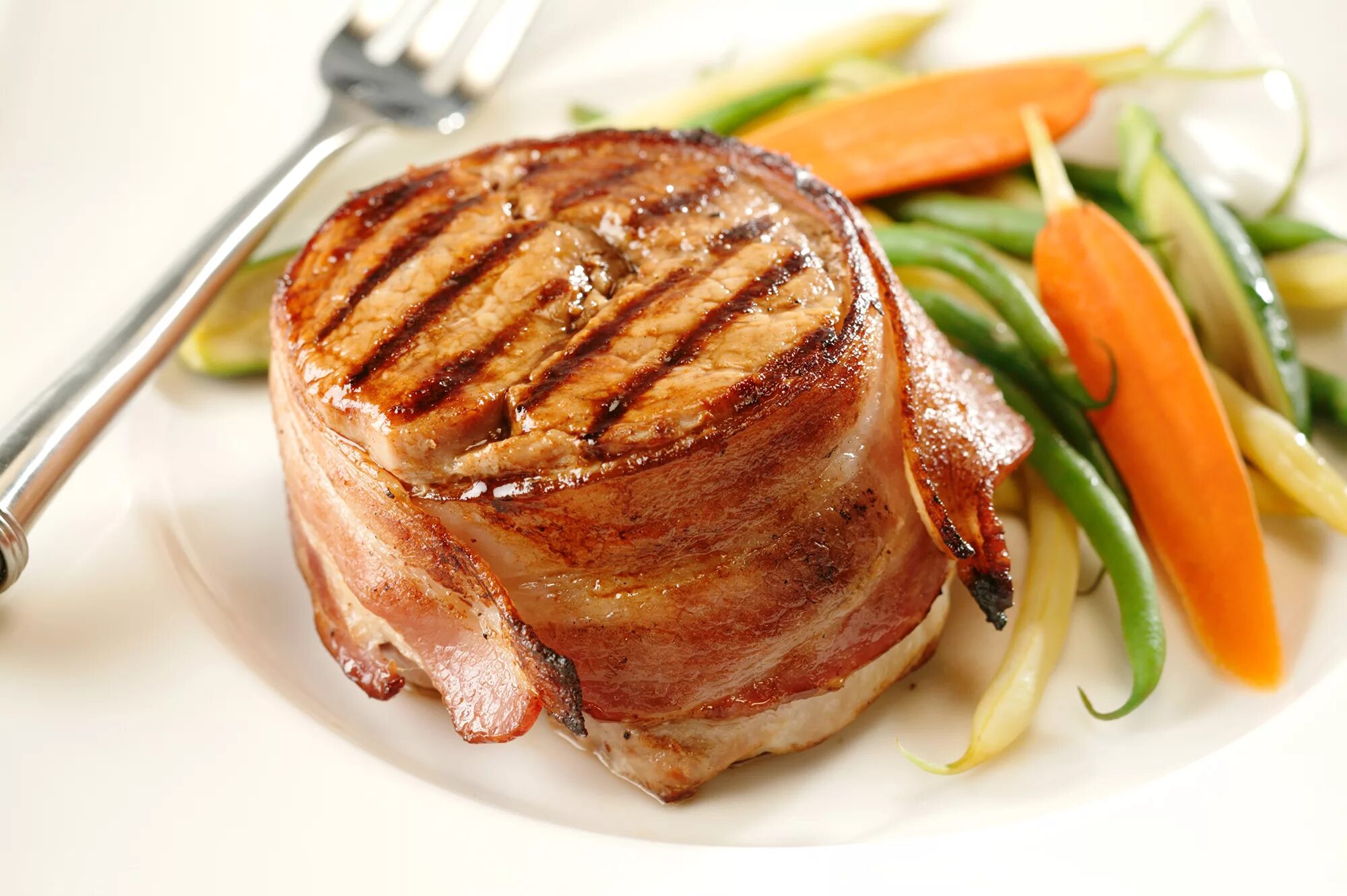 Куриные грудки с яблоками. Вырезка свиная. Стейк рибай. Филе индейки запеченное в духовке. Блюда из филе свинины.