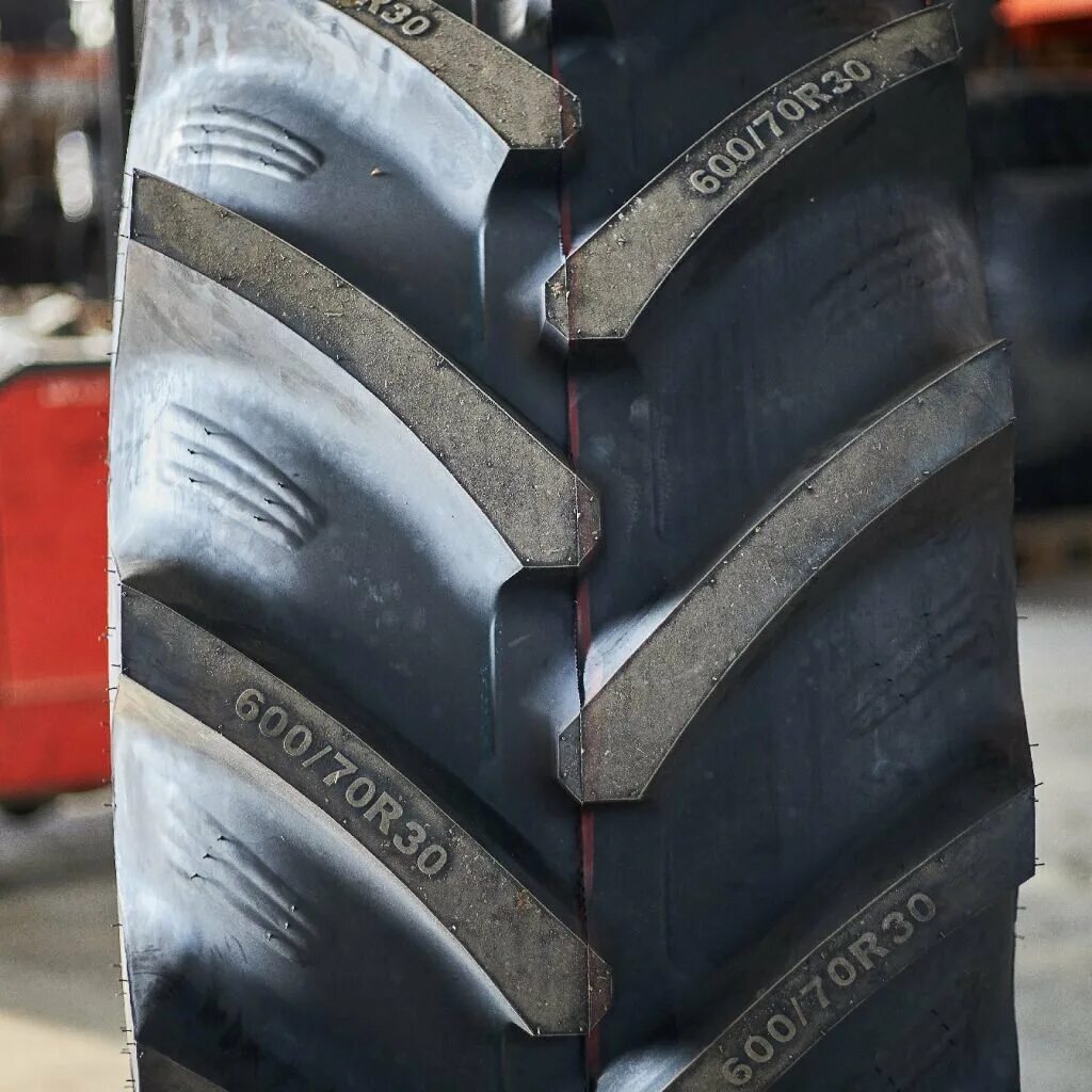 Шина 30. 710/70r42 titan ag55v. Шина 600/70r30. Шина 600/70r30. 600/70/30 voltyre-agro.