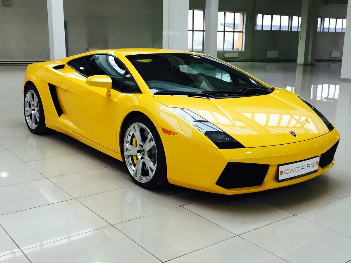 Ламборгини в липецке. Lamborghini aventador lp700-4 оранжевый. Ламборгини хуракан 2022 оранжевый. Ламборджини спортивная. Ламборджини ревентон 777.