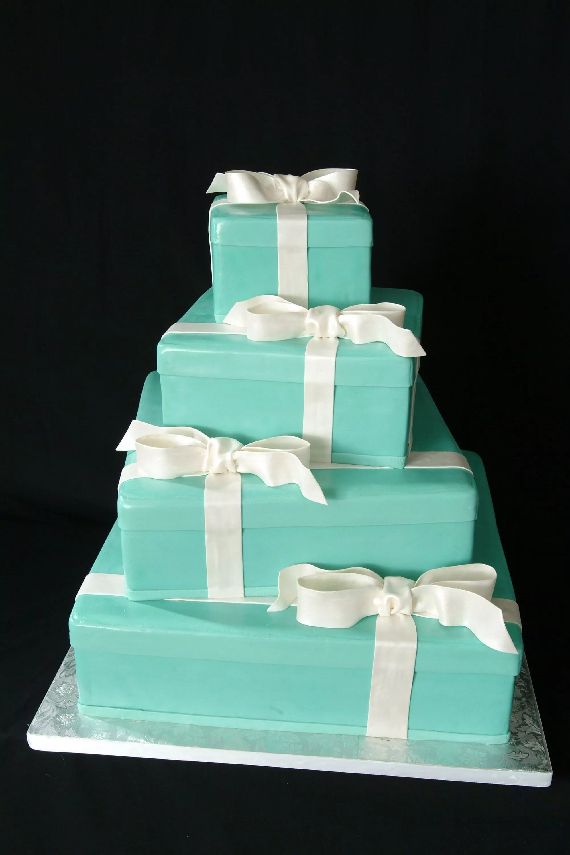 Торт тиффани. Wedding Cake Тиффани. Торт Тиффани Спар. Муссовый торт Тиффани. Торт в стиле Тиффани.