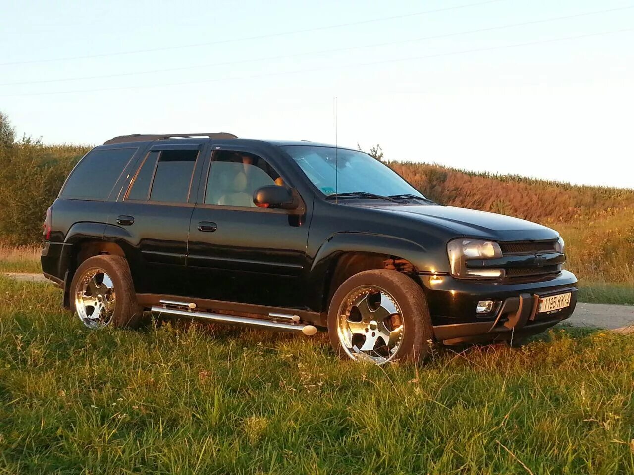 Шевроле трейлблейзер поколения. Chevrolet trailblazer 1. Chevrolet trailblazer 2008. Шевроле Трейлблейзер 2008 года. Шевроле Трейлблейзер 2001.