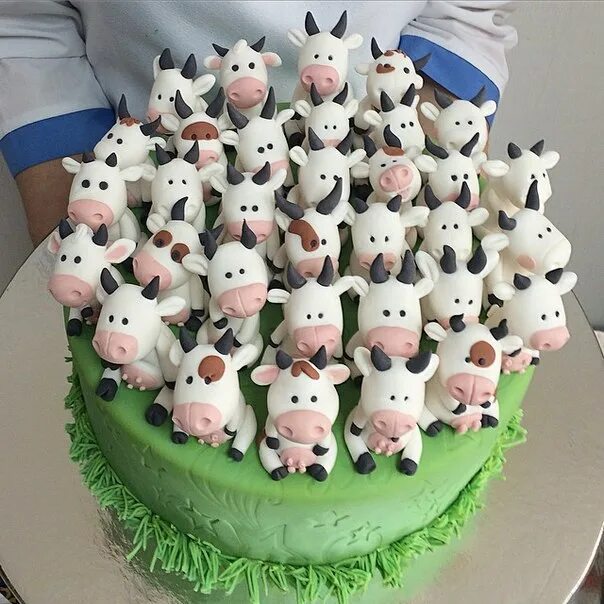 Как ни крути тебе 33 торт. Торт для мужчины на день рождения 33 года прикольные. Идеи на 33 года. Торт 33 года. Мужской торт на день рождения.