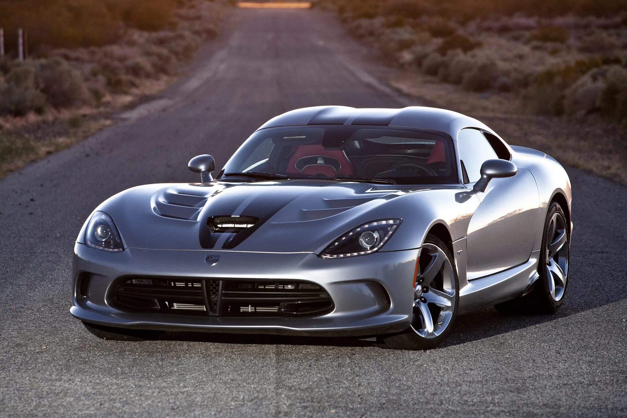Додж вайпер gts. Dodge viper srt 10. Вайбер машин. Додж вайпер срт 10. Додж вайпер фиолетовый.