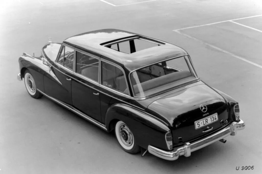 Интерьер Mercedes-Benz 770 Pullman-Limousine бронированный (W07) '1937