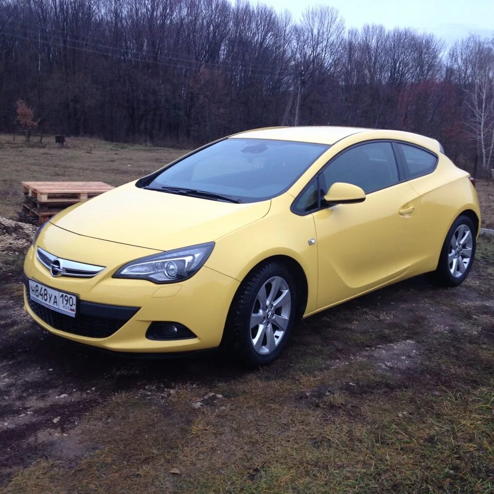 Купить опель нижний новгород. Opel Astra GTC 2011. Opel Astra j GTC. Опель Astra GTC. Opel Astra j GTC 2013.