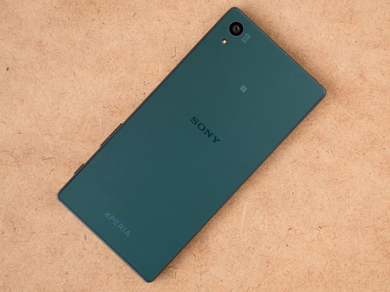 Sony xperia z5 compact купить. Sony Xperia z5. Sony Xperia z5 Dual. Сони иксперия z5 зеленый. Sony Xperia z5 e6653.