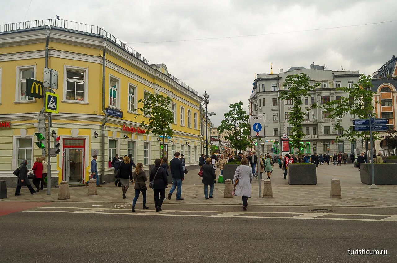 Ул большая ордынка 10. Улица большая Ордынка. Ордынка улица в Москве. Метро Третьяковская большая Ордынка. Улица большая Ордынка метро.