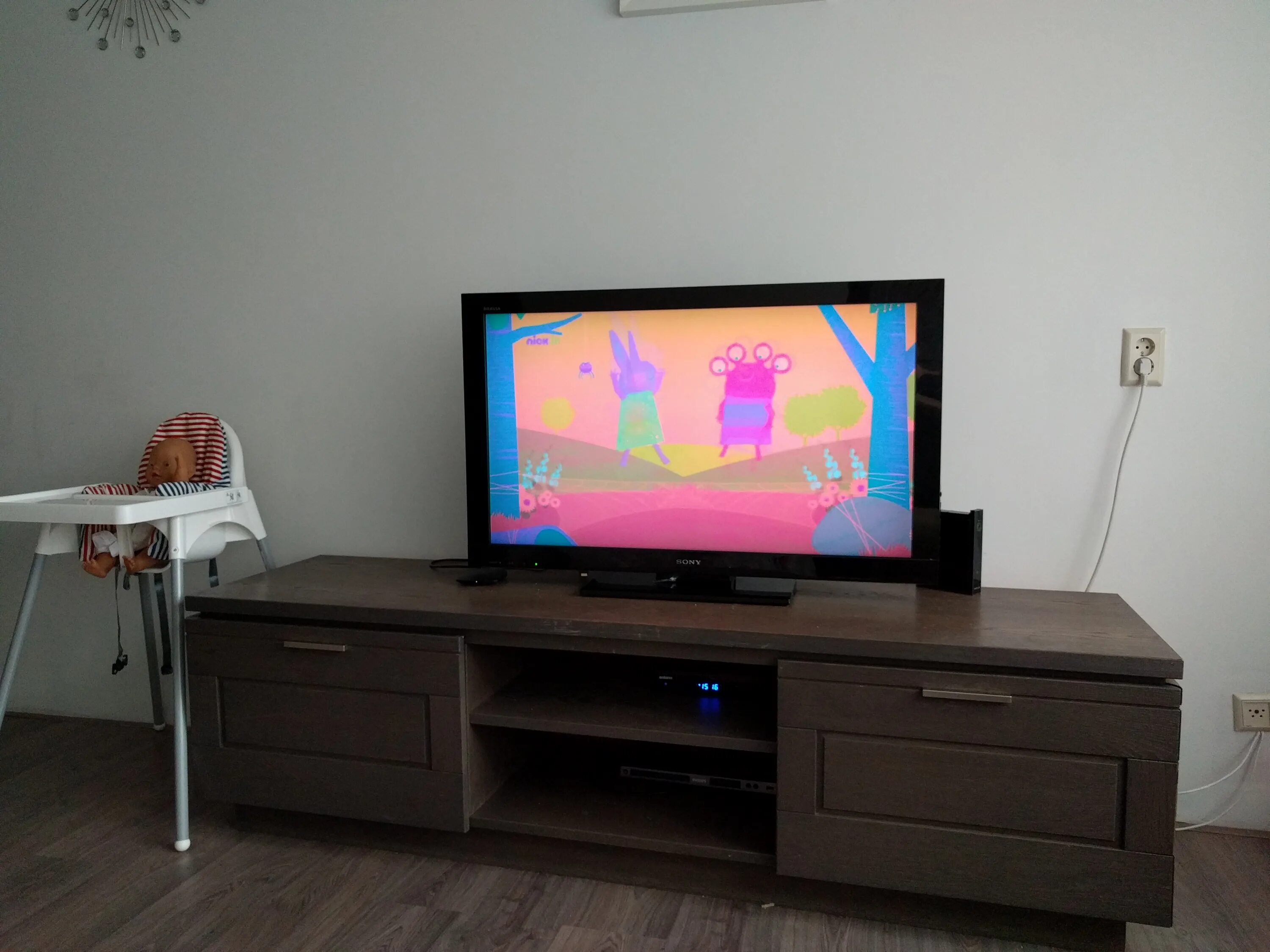 Телевизор 2012. Skyworth 32e20. Samsung le40. Сони телевизор klv 40bx400. Телевизор 40 дюймов видео.
