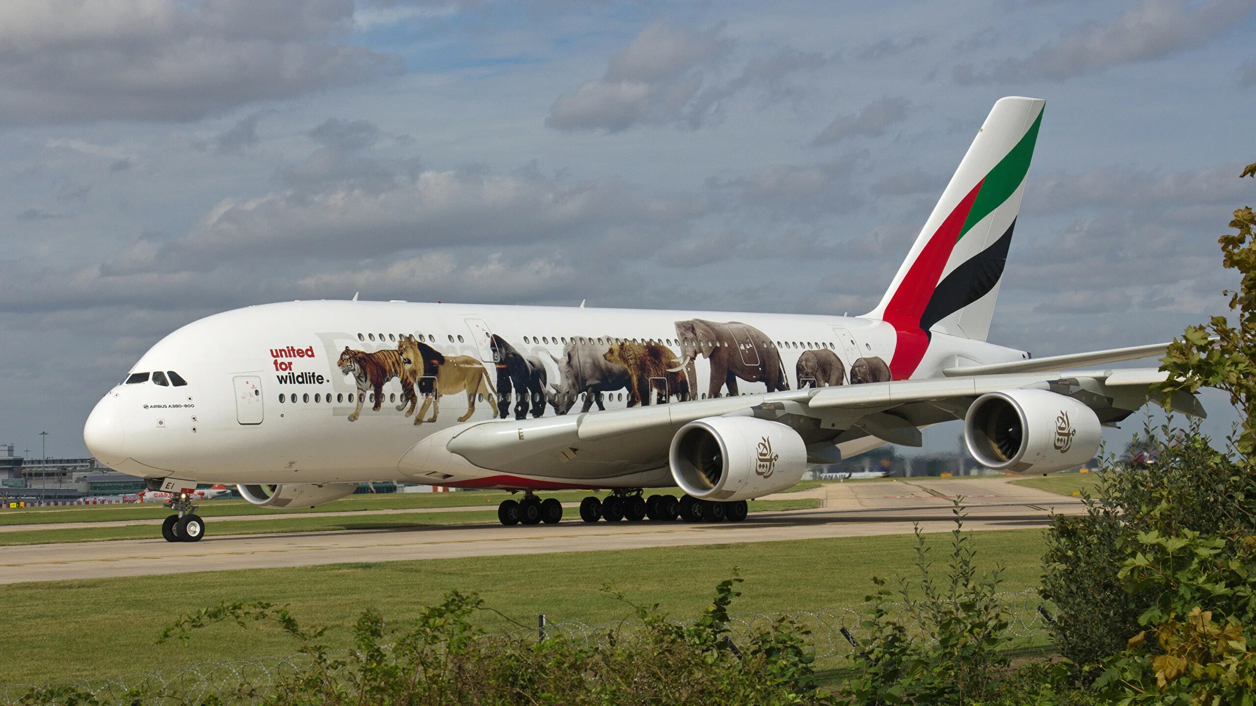 Airbus a380. Эйрбас 380. Эйрбас а380 800. Airbus a380-800.