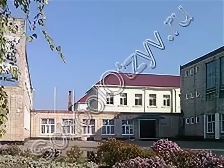 Школа номер 19 пироговский. Школа 38 поселок лазурный. Школа поселка лазурный. Сош 38 краснодар лазурный. Лазурный поселок краснодар школа.