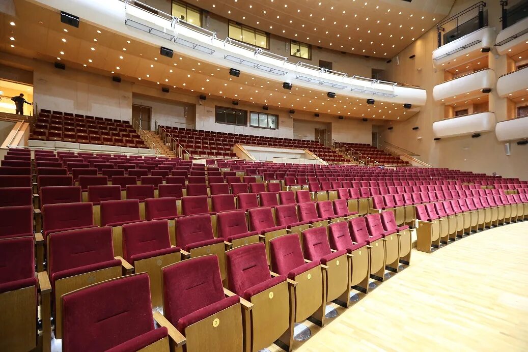 дк саввино зрительный зал. нефтяник концертный зал тюмень. зрительный зал дворца культуры. дворец искусств большой зал. дворец искусств большой зал.