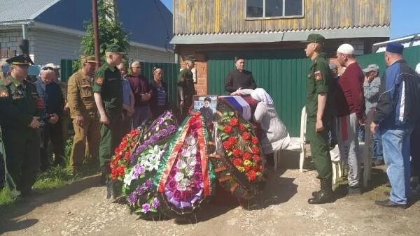 Новости 06 03 24. В Кукморе прощаются с погибшим. Погибшие в спецоперации татарстанцы. Погибшие на Украине из Татарстана Тетюшского района. Погибшие на спецоперации с Лаишевского района.