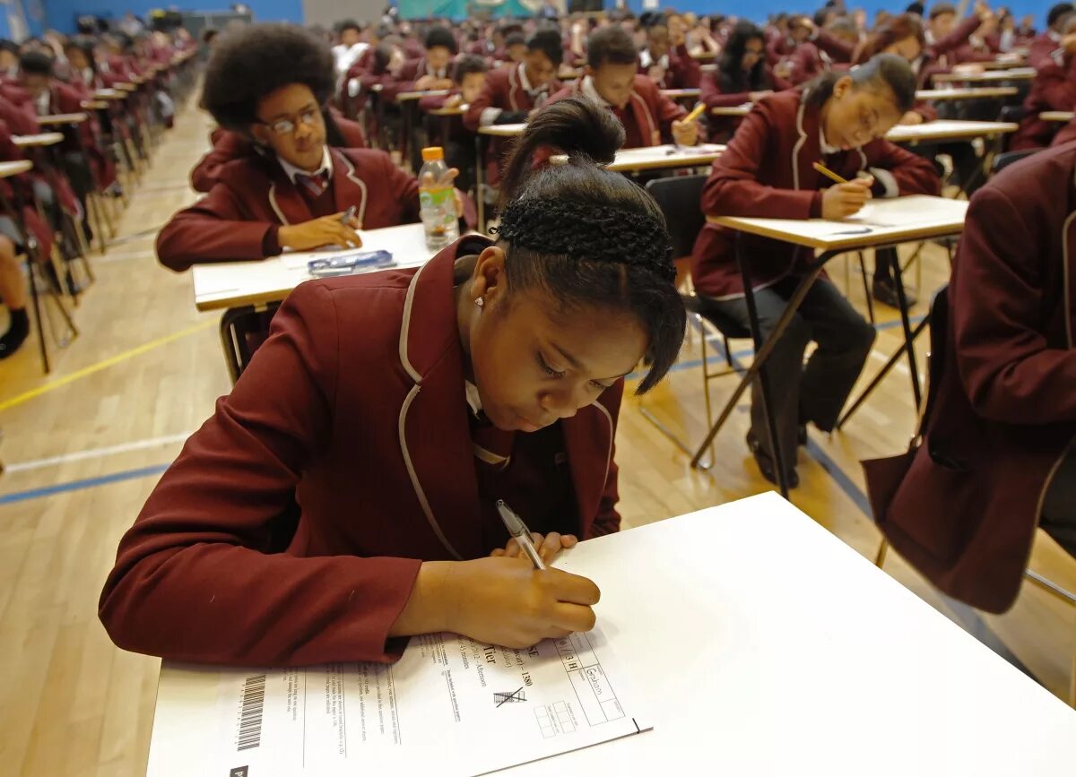 Education system of great britain. экзамены в великобритании в школе. экзамены в американских школах. Gcse в британии. экзамены в великобритании в школе.