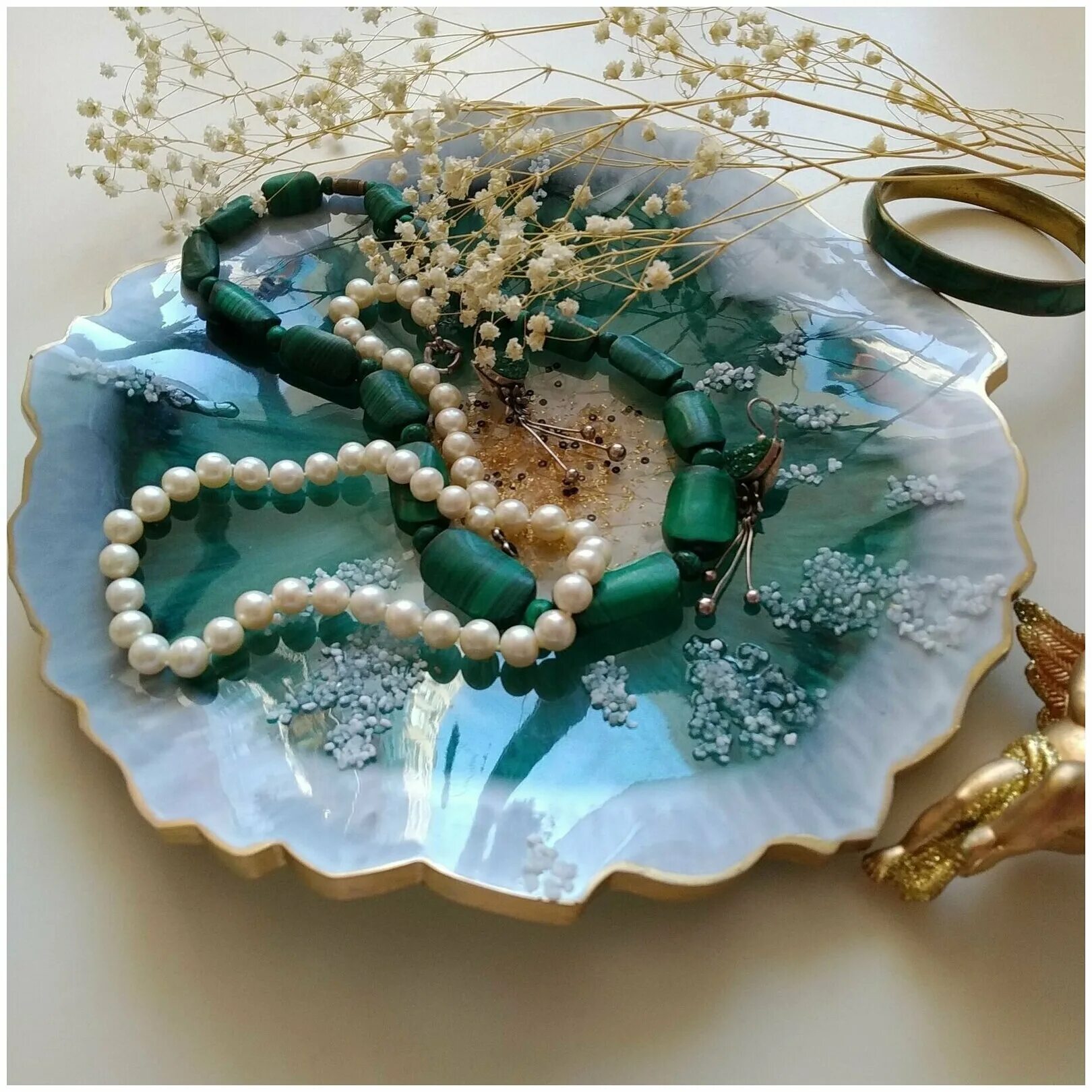 тарелка из смолы. тарелки из эпоксидной смолы. тарелка из смолы. дерево с эпоксидной смолой тарелка. тарелочки из эпоксидной смолы.