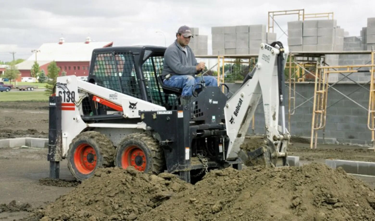 Bobcat s130. Бобкэт s130. погрузчик бобкэт s130. фронтальный погрузчик bobcat s130. мини погрузчик bobcat s130.