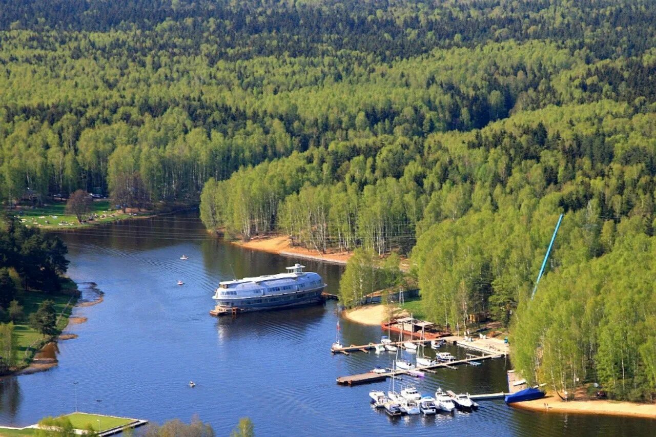 Пироговском водохранилище. Пироговское водохранилище Мытищи. Тихая бухта Пирогово пляж. Мытищи Пирогово Тихая бухта. Пироговское водохранилище Пирогово.