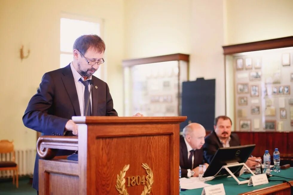 Ректорат мгу. Ректорат это. Ректорат университета га. Студенты мгу на собрании. Андрей дмитриевич король.